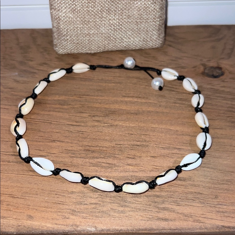 EUC - Vintage Elegant Sea Shell and Pearl Necklace - Picture 2 of 7